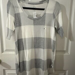 Maurices Gray and White Plaid Short Sleeve Top